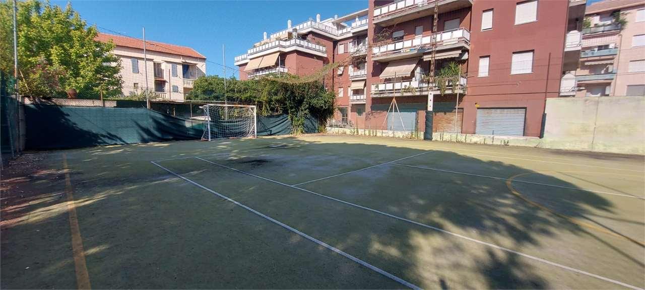 CAPANNONE VENDITA FALCONARA MARITTIMA 18